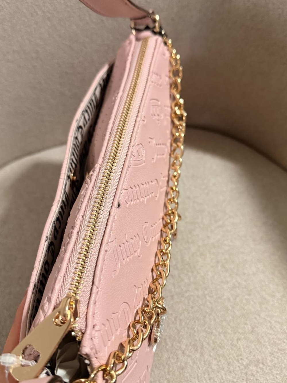 Juicy Couture A Little Crush shoulder bag with a gold chain charm - Picture 9 of 17